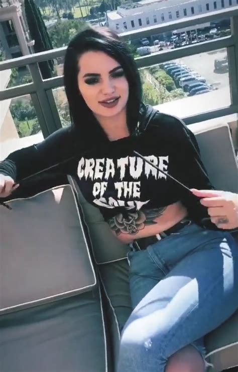 saraya jade bevis leaked photos|WWE Star Paige Addresses Photo Leak